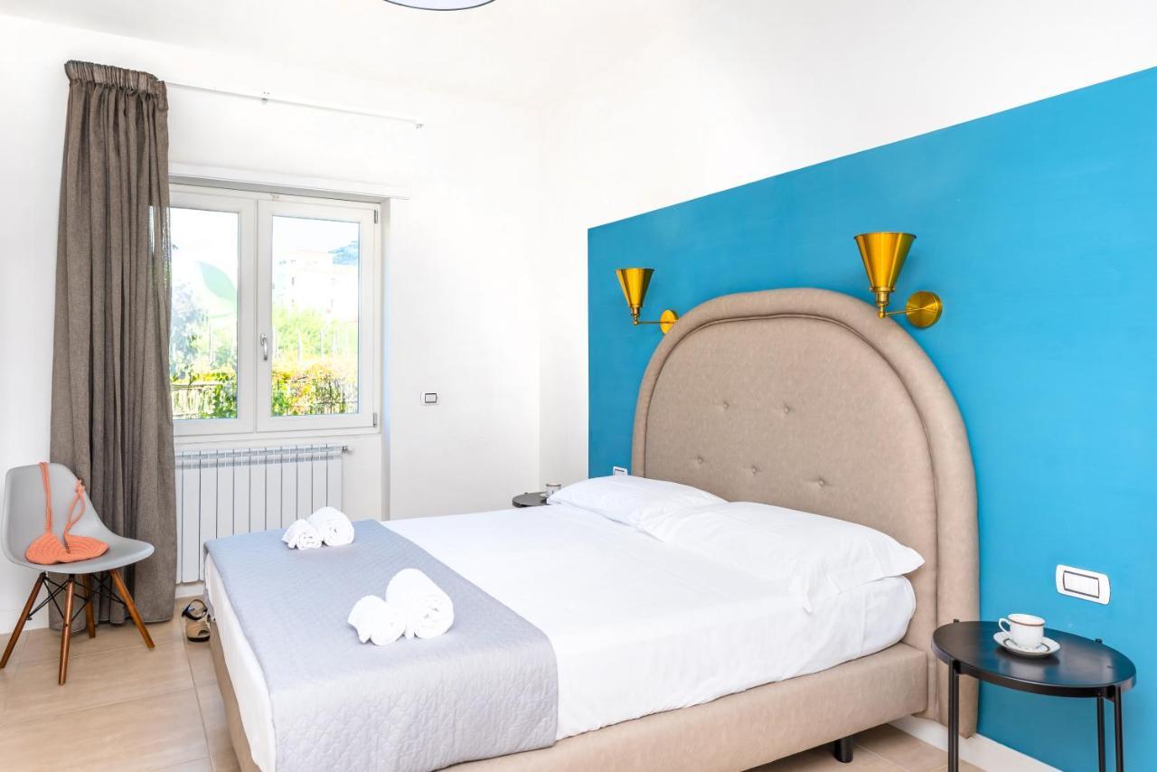 Mako Sorrento Suites Екстериор снимка