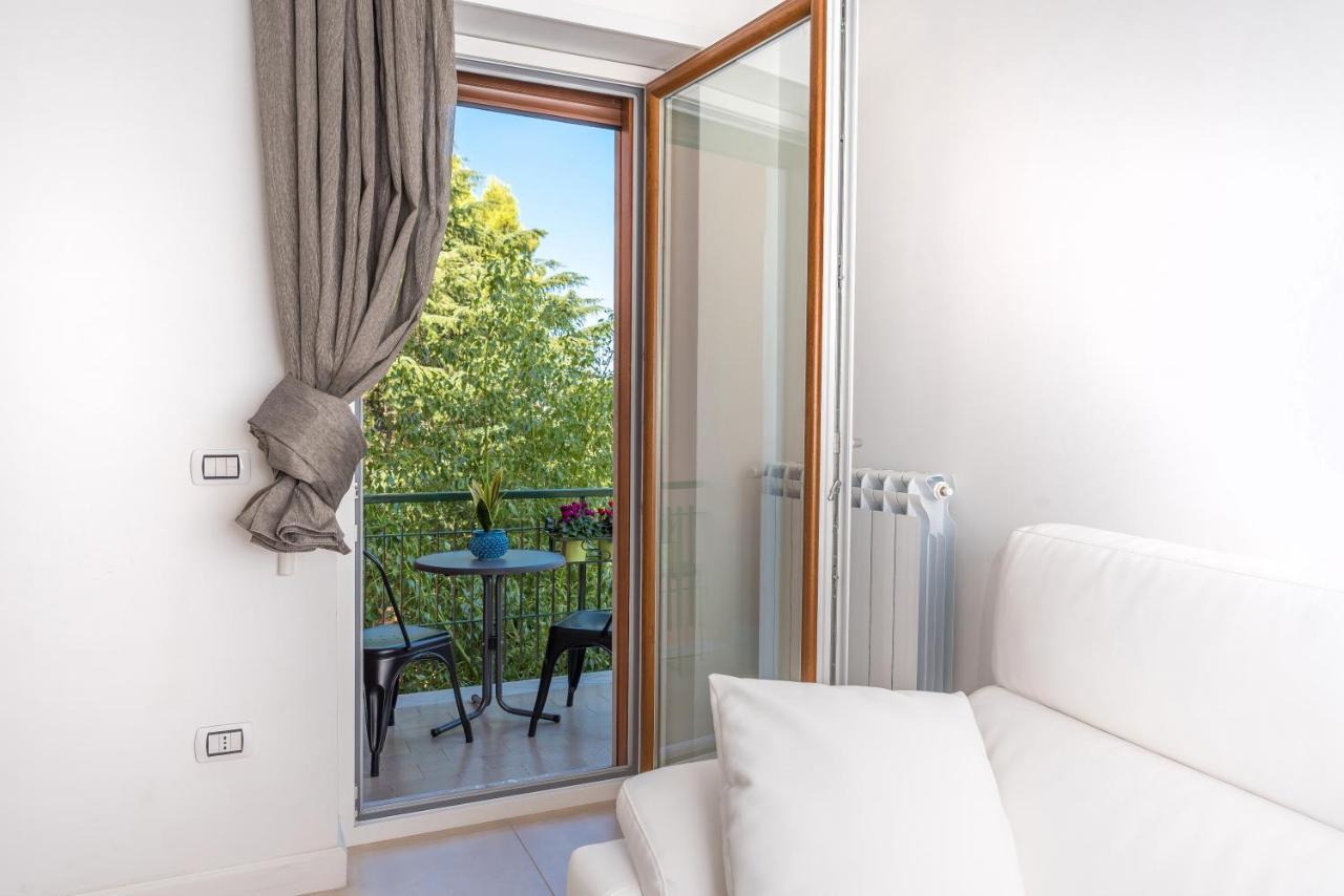 Mako Sorrento Suites Екстериор снимка