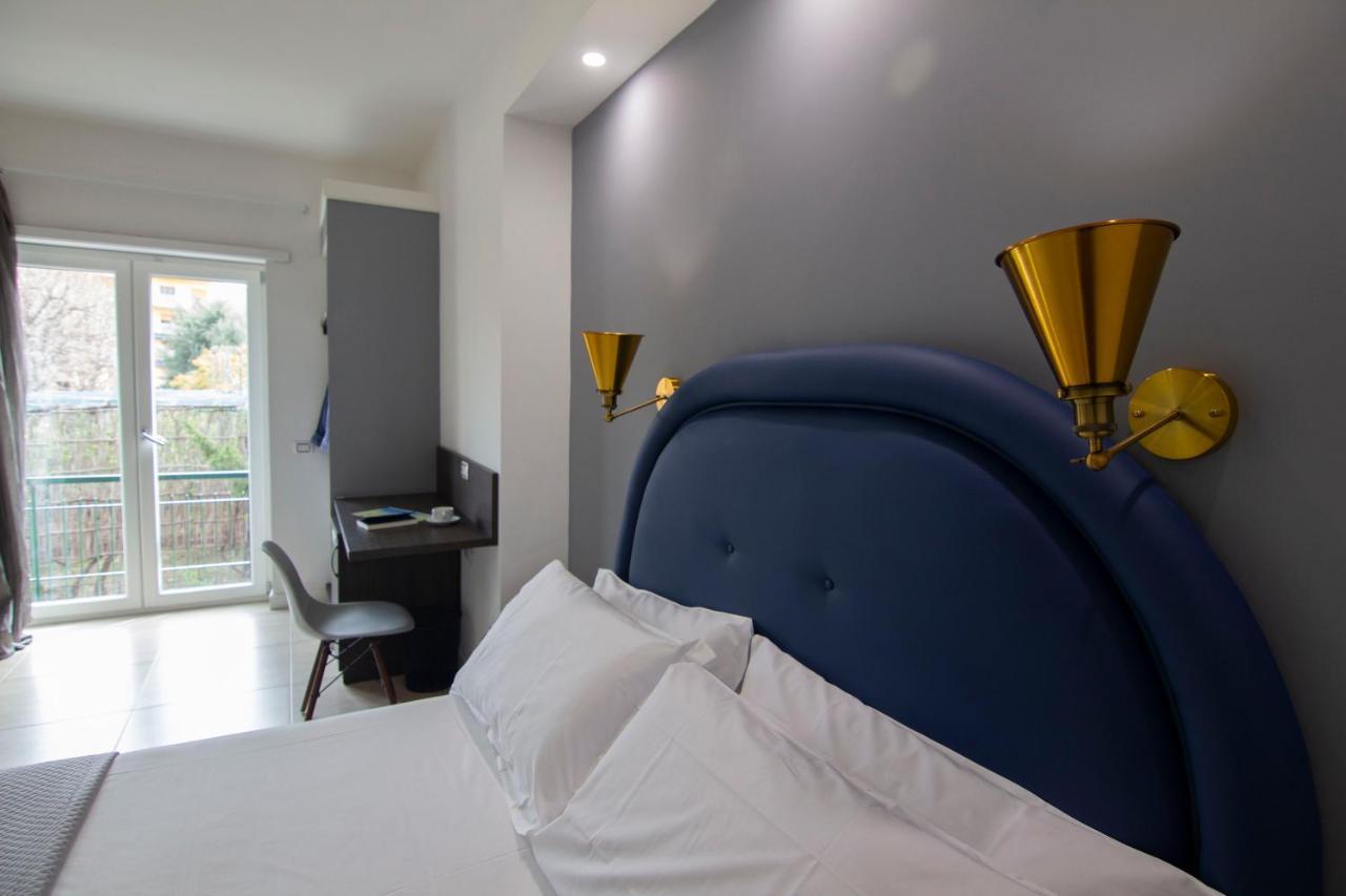 Mako Sorrento Suites Екстериор снимка
