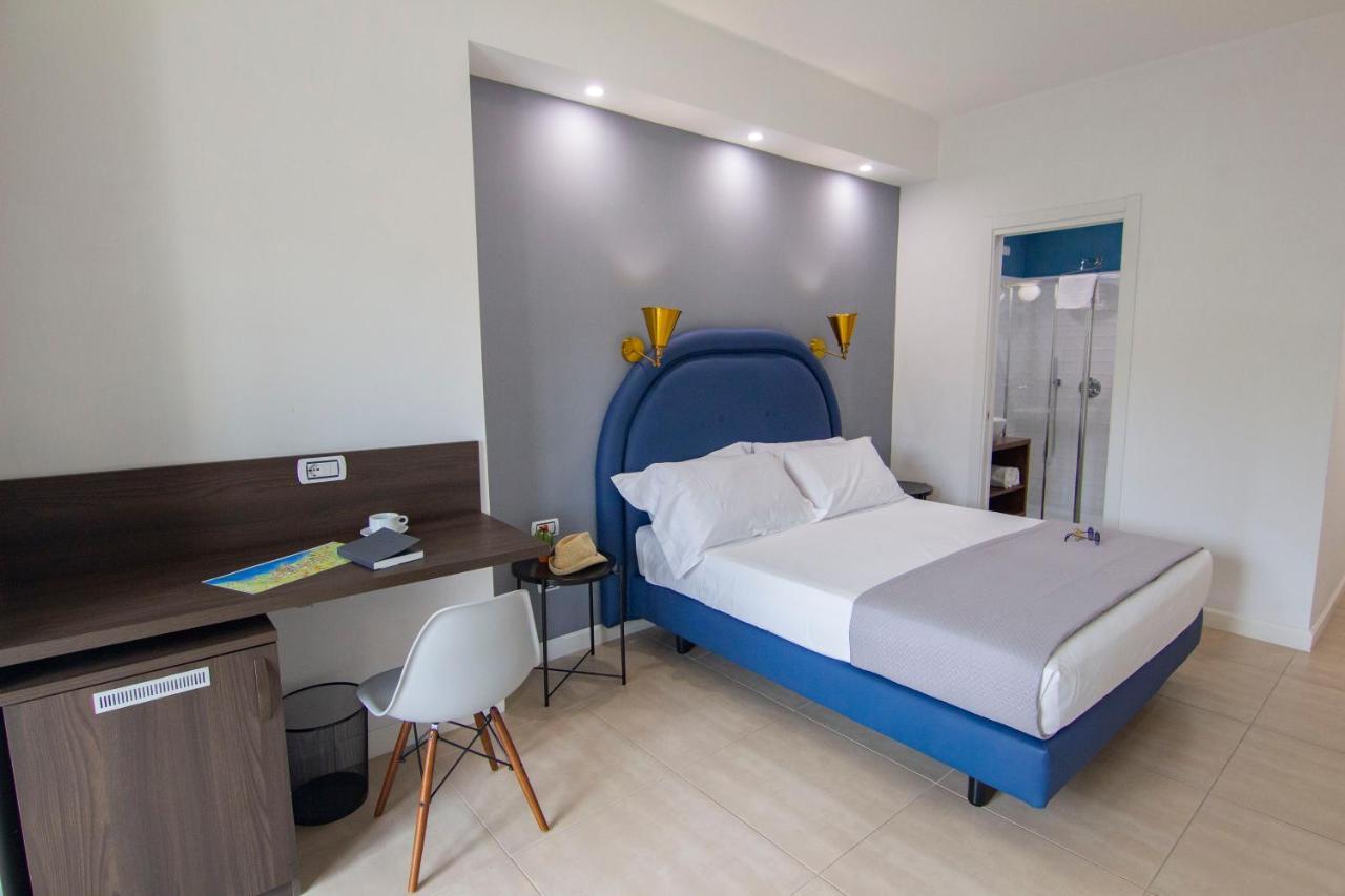 Mako Sorrento Suites Екстериор снимка